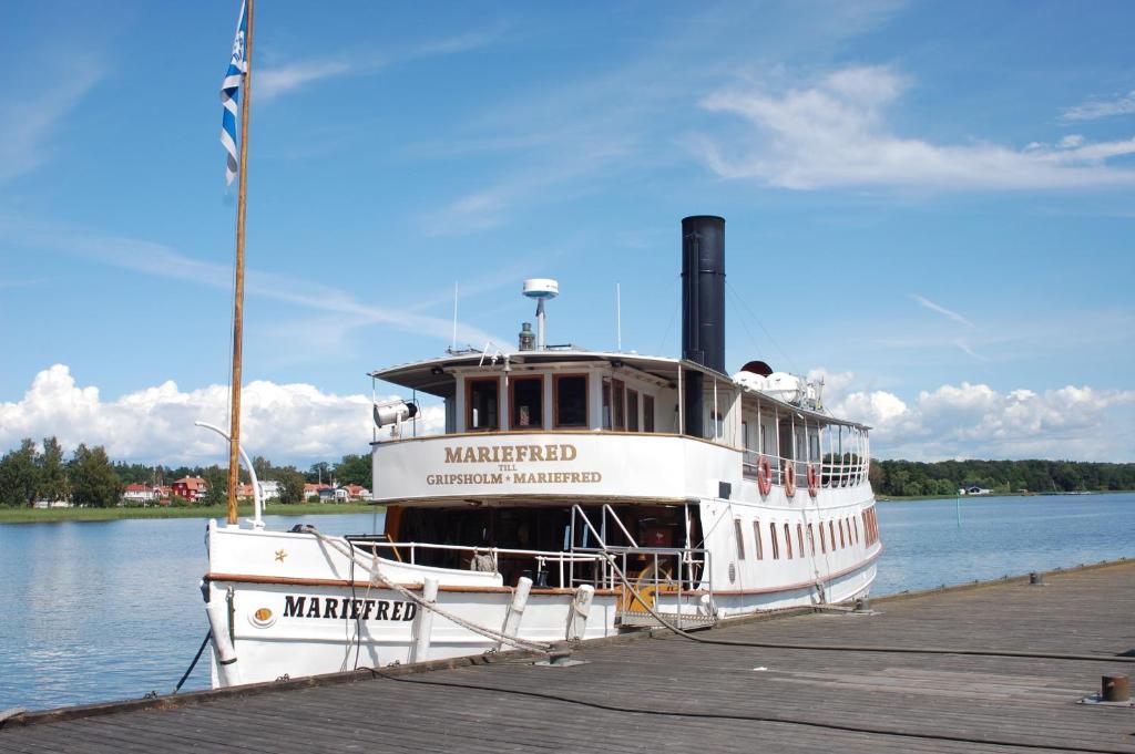 Roeda Magasinet Hotel Mariefred Buitenkant foto